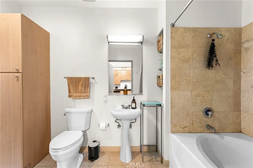 488 E Ocean #809 photo 22