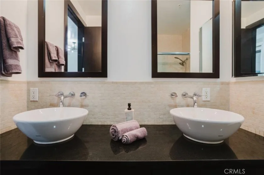 655 S Hope Street #606 photo 36