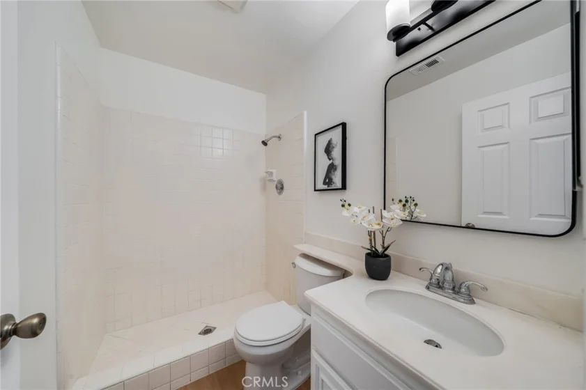 66 Georgetown photo 19