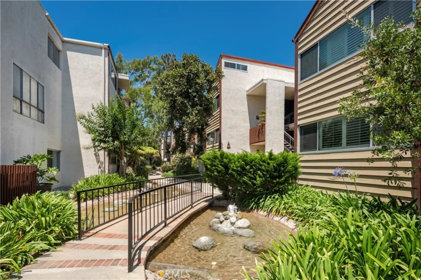 6000 Canterbury Drive #D113 photo 33