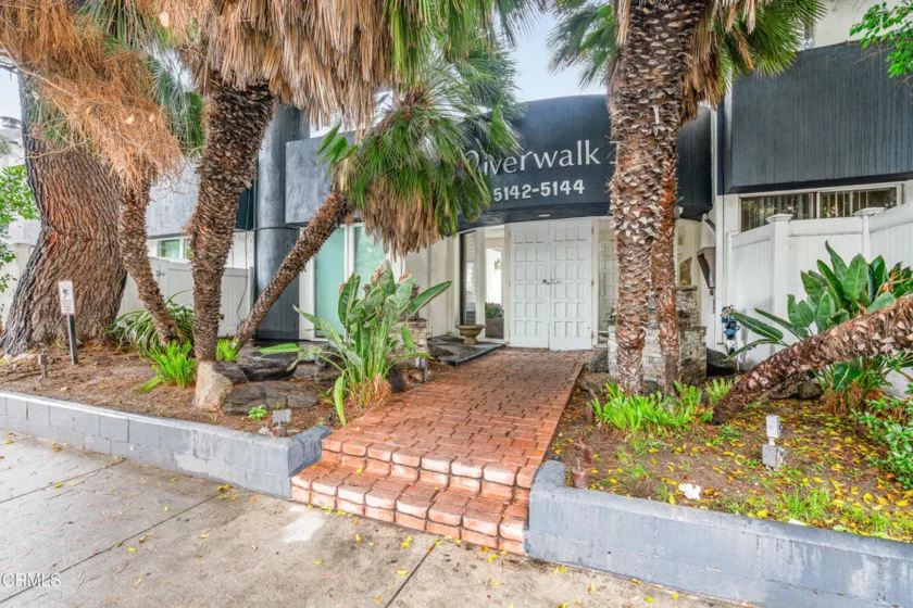 5144 Zelzah Avenue #12 photo 1