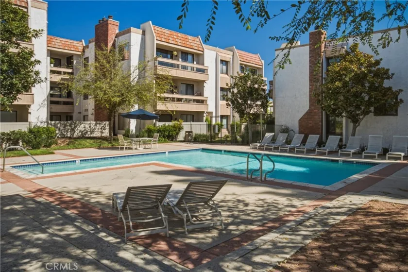 17140 Burbank #207 photo 31