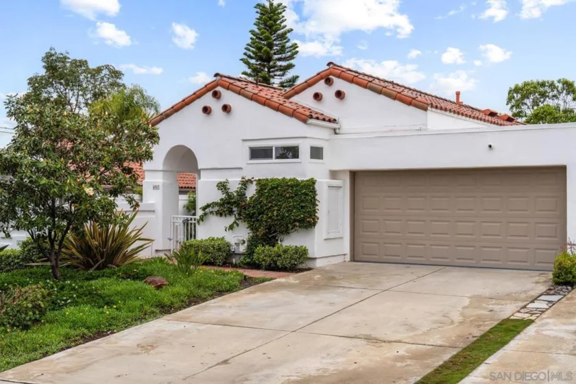 4983 Delos Way photo 1
