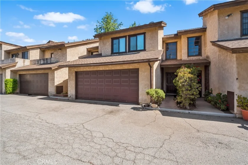 8500 Kester Avenue #G photo 1