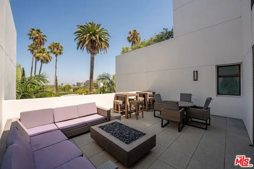 447 N Doheny Drive #101 photo 35