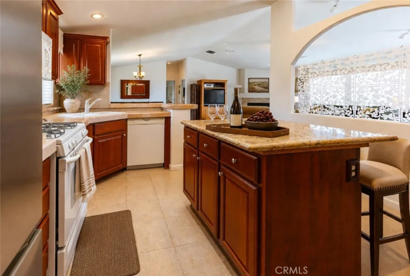 38687 Calle Segovia photo 17