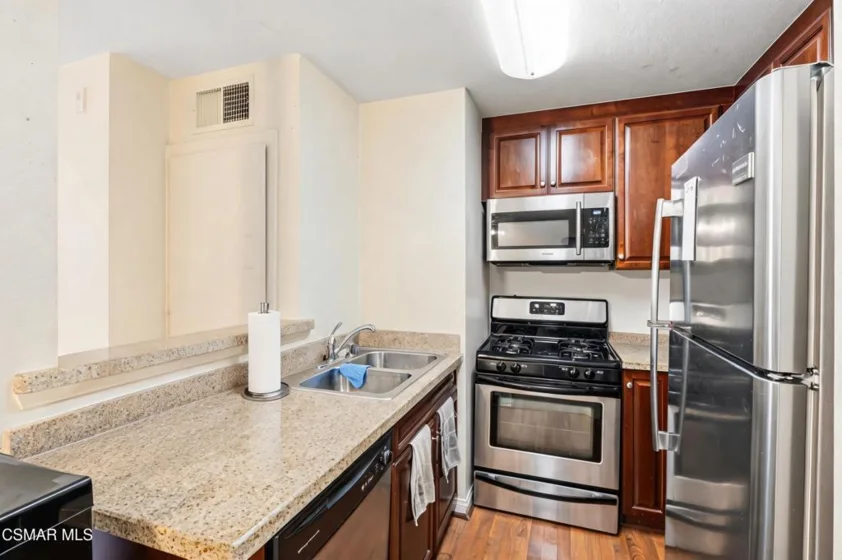 21400 Burbank Boulevard #306 photo 7