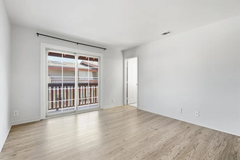 2565 Navarra Drive #B photo 25