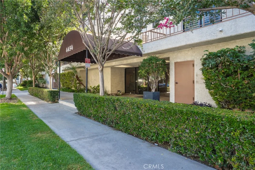 4454 Ventura Canyon #105 photo 3