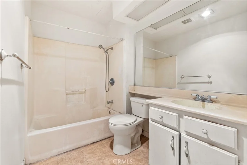 1119 Albany #106 photo 14