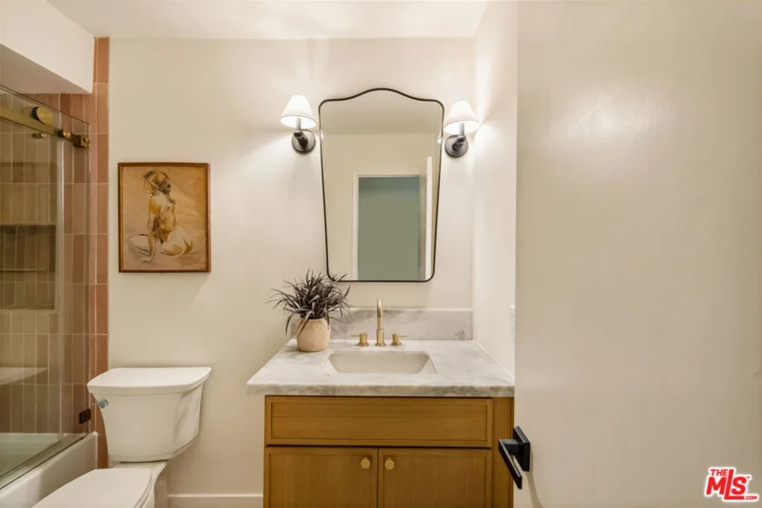 848 N Kings Road #208 photo 15