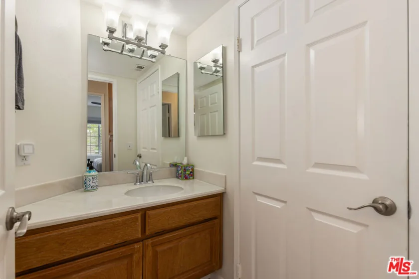 20950 Oxnard Street #10 photo 25