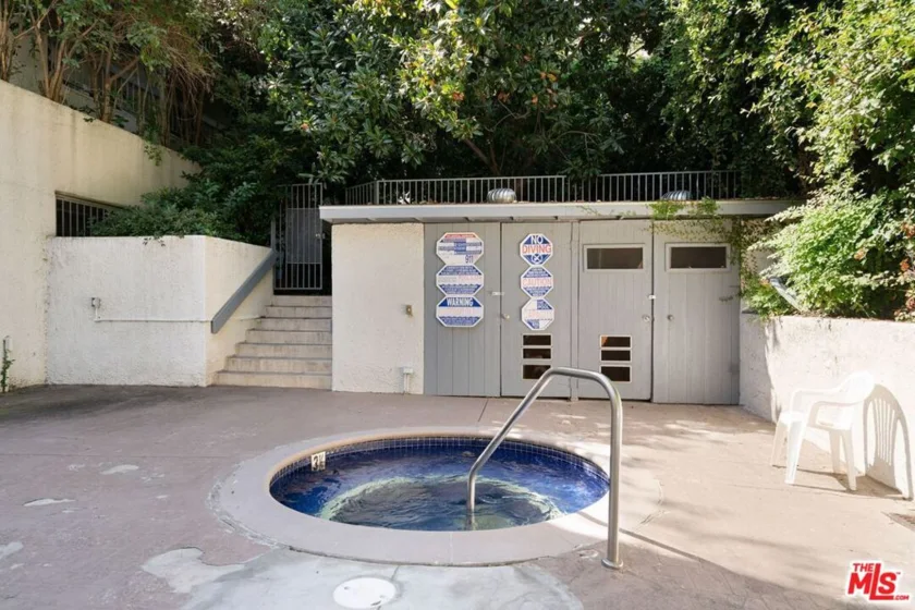 15325 Magnolia Boulevard #108 photo 29