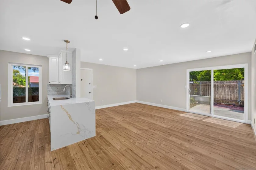 8318 Panorama Ridge Court photo 4