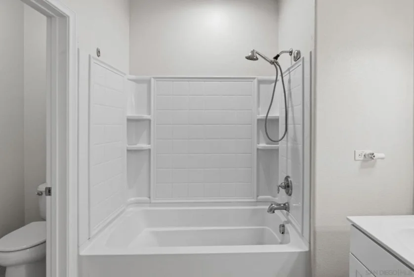 750 Harbor Cliff Way #105 photo 35