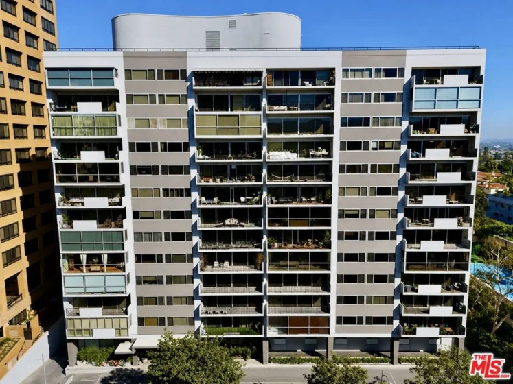 10450 Wilshire Boulevard #10J photo 31
