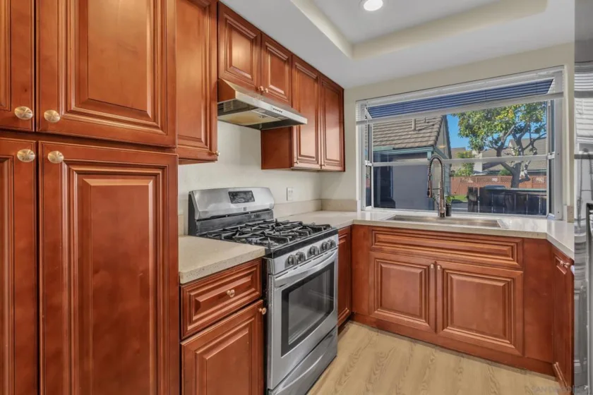 422 Devonshire Gln photo 8
