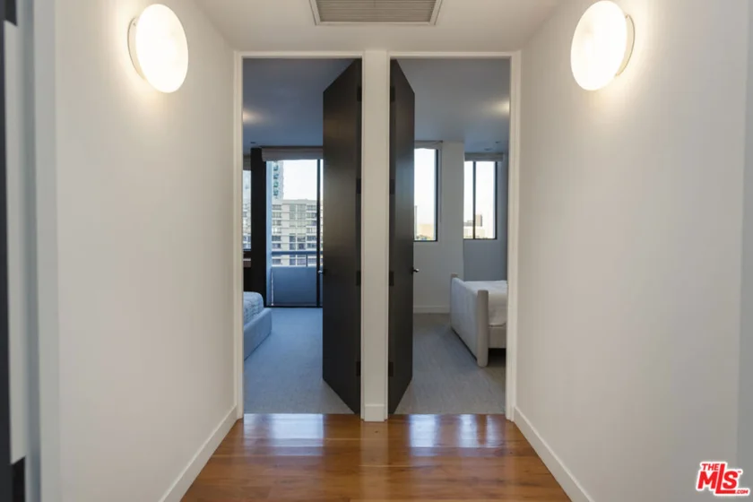 10660 Wilshire Boulevard #1207 photo 17
