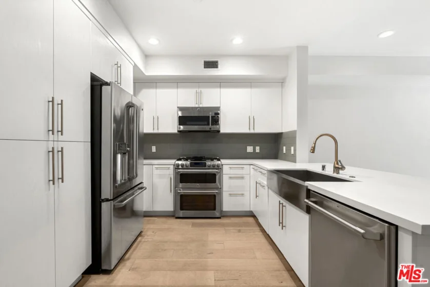 4240 Laurel Canyon Boulevard #105 photo 5