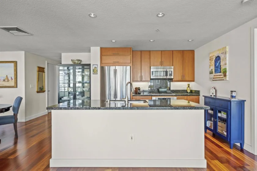 1199 Pacific Hwy #1103 photo 10