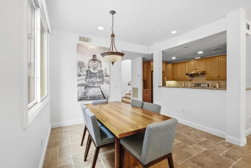 610 Westbourne Street photo 7