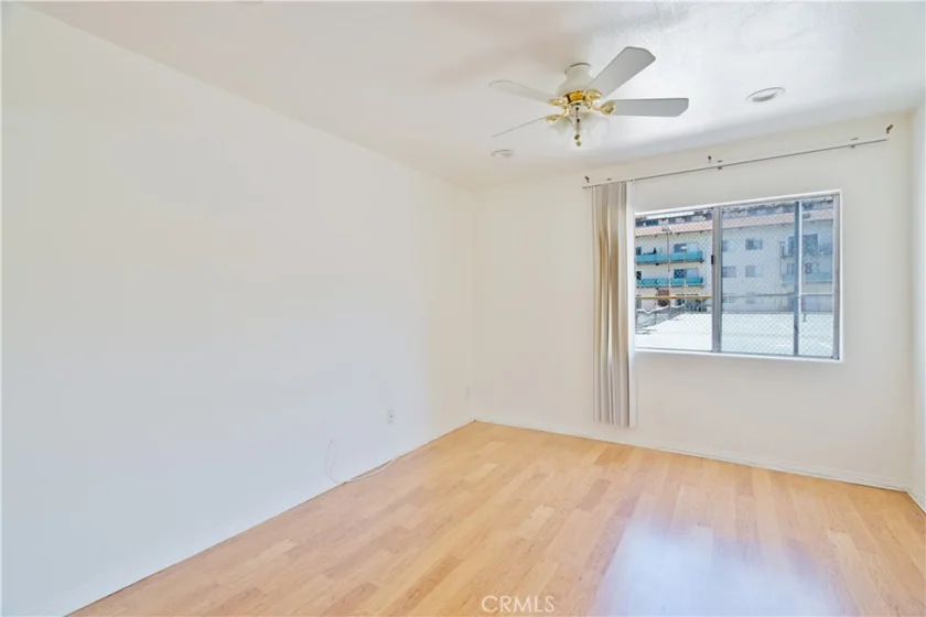 5460 White Oak Avenue #E129 photo 4