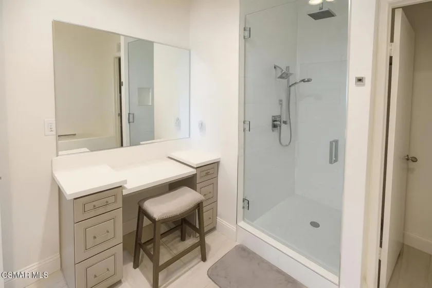 5350 White Oak Avenue #105 photo 28