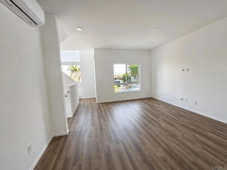 4968 Ocean View Boulevard photo 7