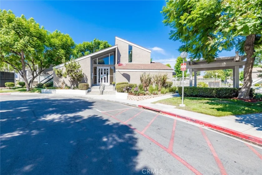 2825 S Fairview Street #F photo 1