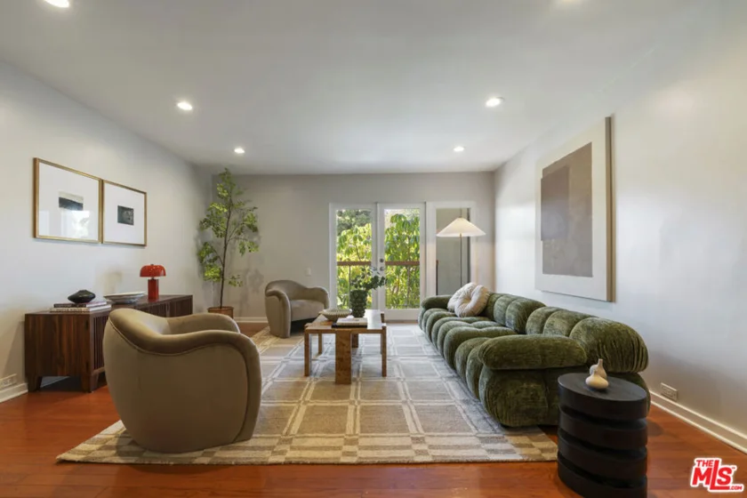 330 S Barrington Avenue #201 photo 1