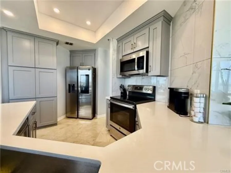 1310 E Ocean #906 photo 5