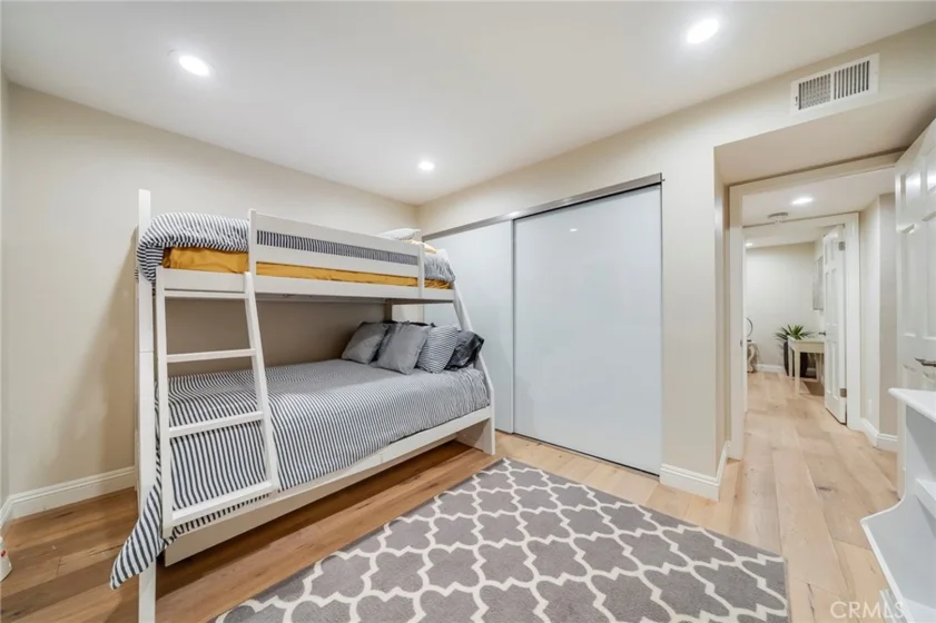 247 Calliope Street photo 17