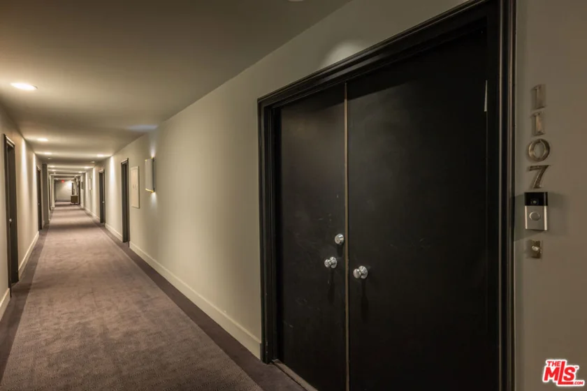 818 N Doheny Drive #1107 photo 23