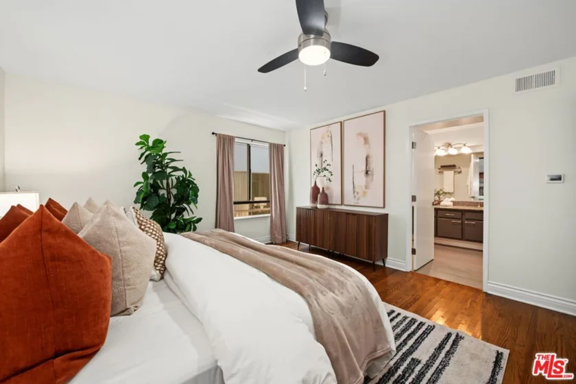 1222 N Kings Road #8 photo 33