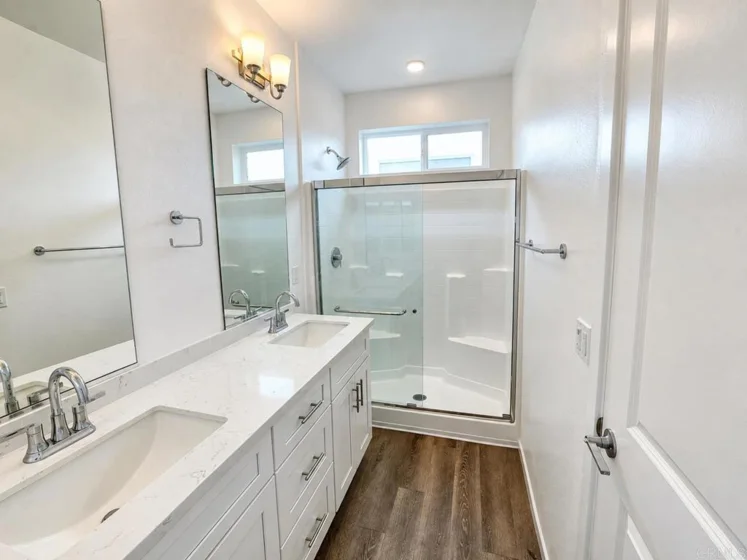 4968 Ocean View Boulevard photo 23