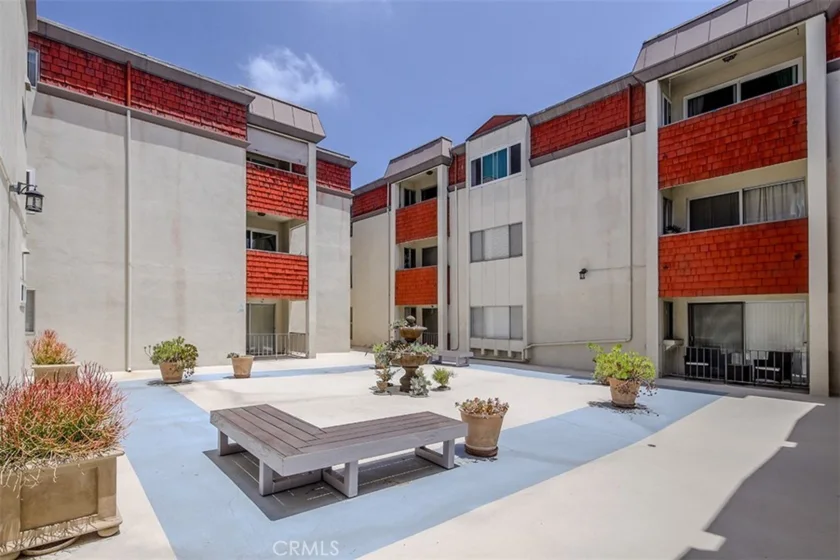 5651 Sumner #109 photo 26