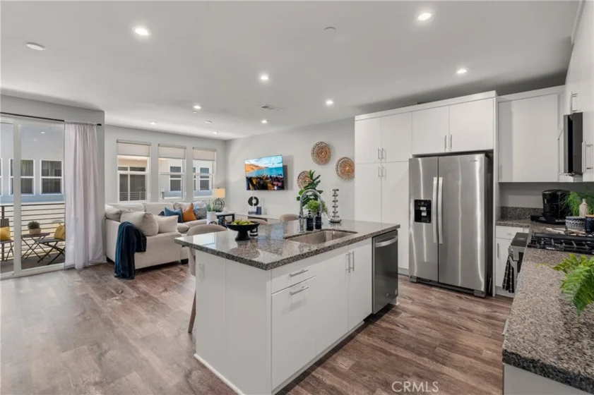 1610 W Cara Drive photo 1