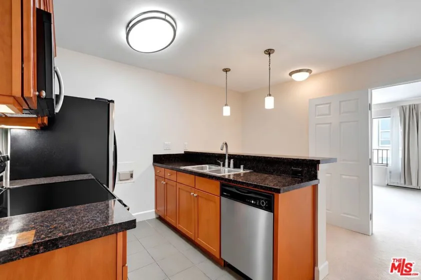 10982 Roebling Avenue #441 photo 2