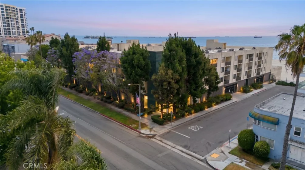 1140 E Ocean photo 25