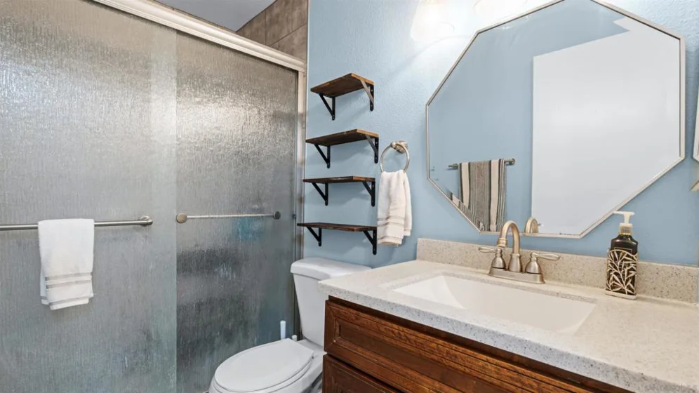 422 Devonshire Gln photo 22