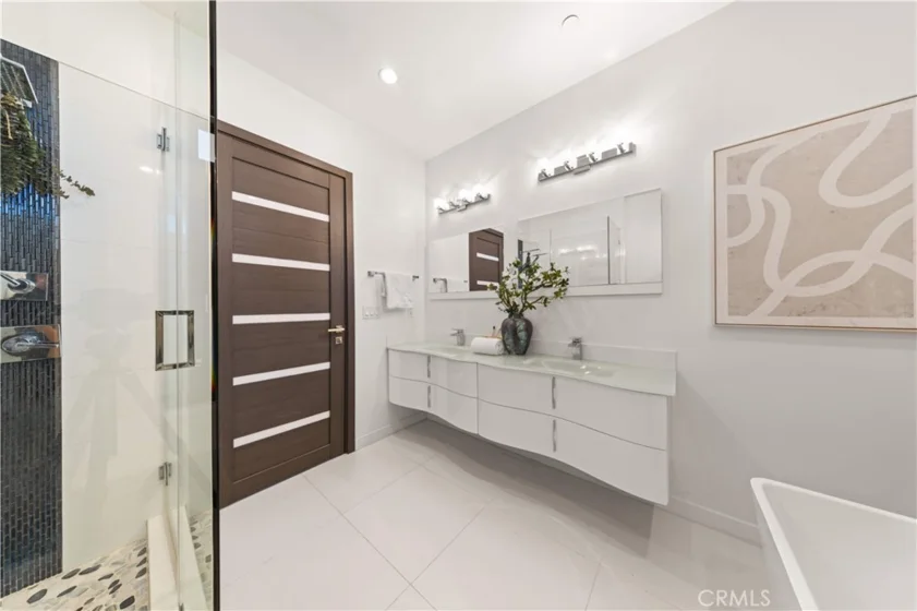 4485 Hazeltine Avenue #1 photo 36