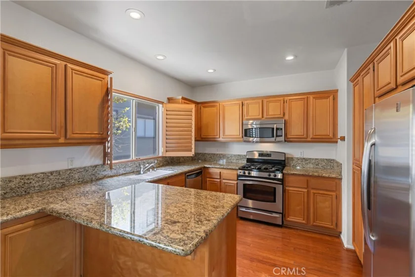 500 N Rosemead #29 photo 4