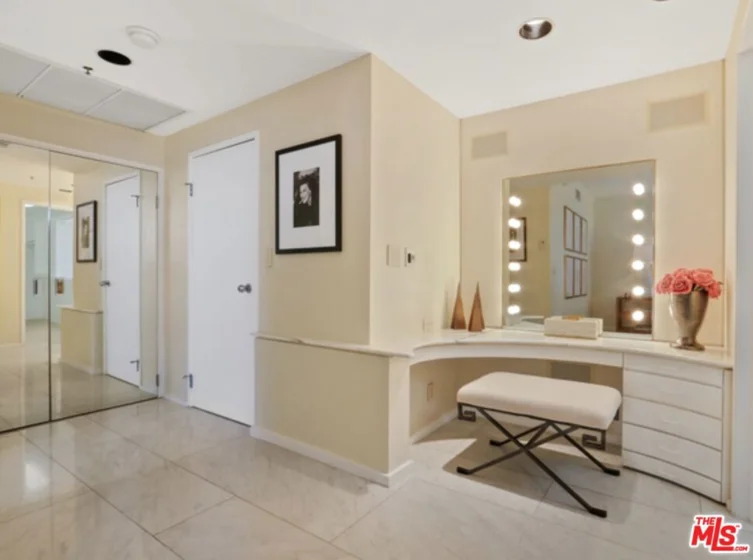 10660 Wilshire Boulevard #1007 photo 7