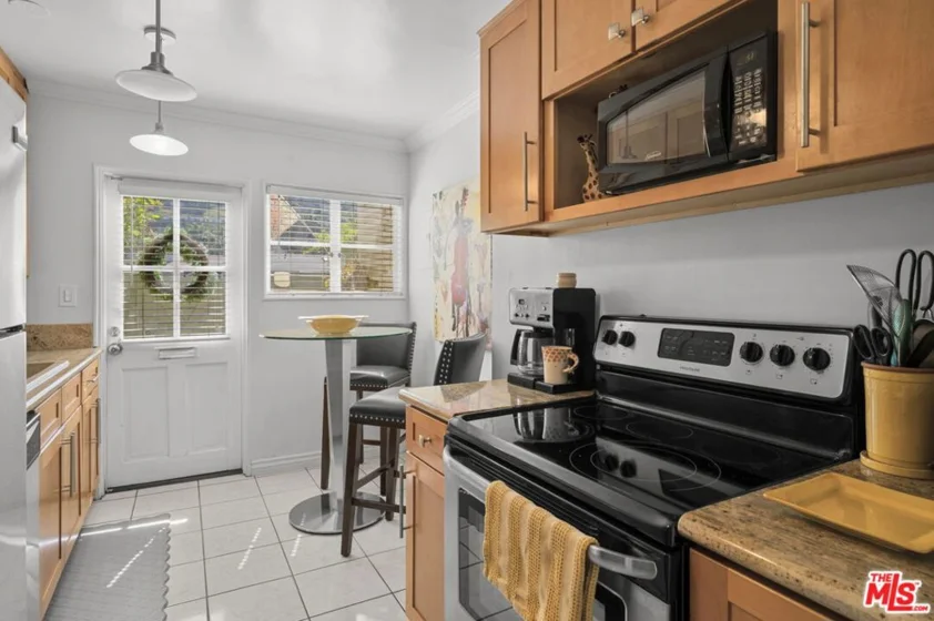 5464 Village Green photo 57