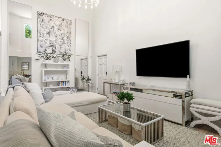 1010 N Curson Avenue #101 photo 1
