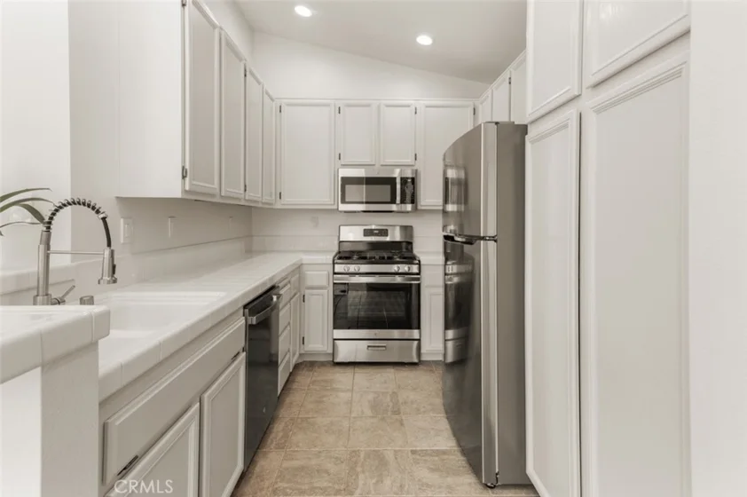 16 Chaumont Circle photo 13