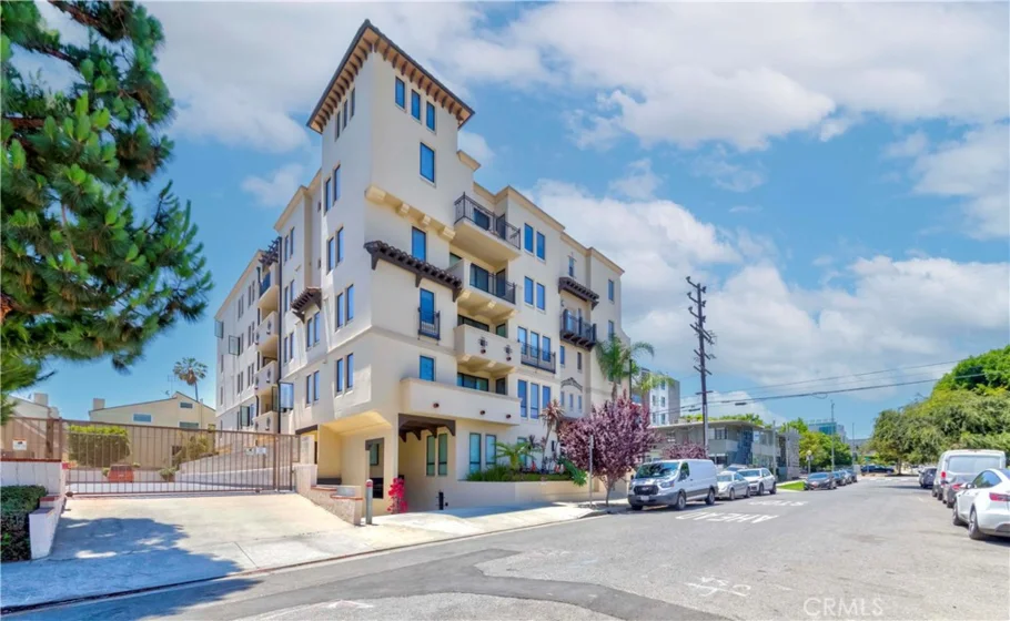 1817 Prosser Avenue #305 photo 1