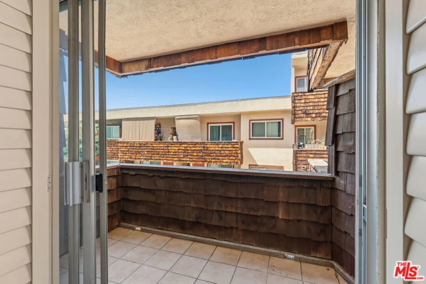 5414 Newcastle Avenue #19 photo 32
