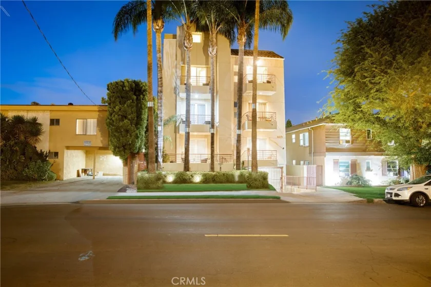 14271 Dickens Street #301 photo 1
