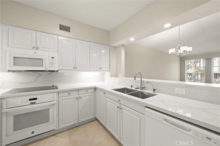 25442 Sea Bluffs #302 photo 2